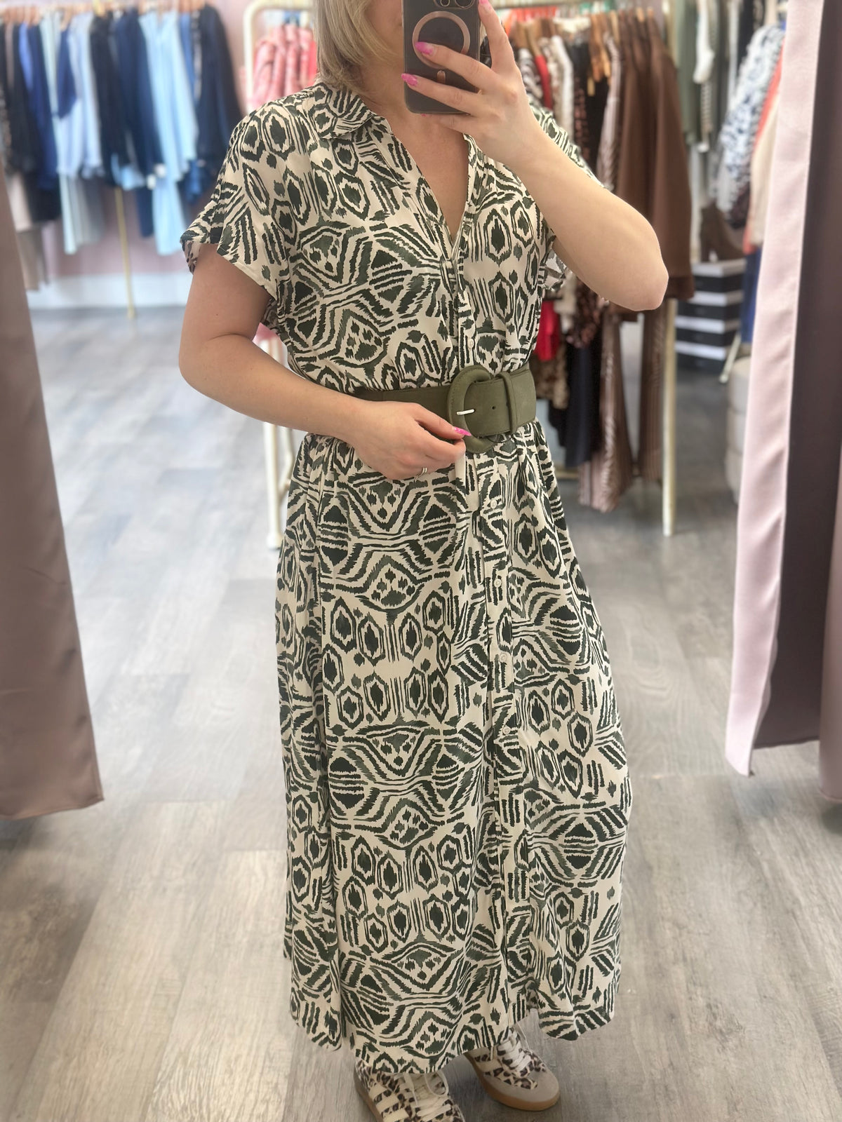 Robe bymmjoella