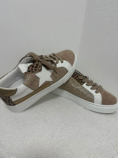 Baskets Star Camel